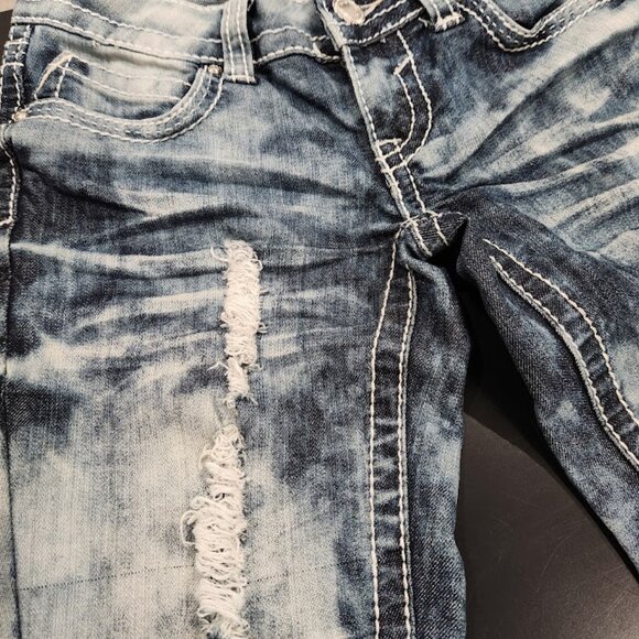 Almost Famous Size 0 Distressed Skinny Jeans - Picture 12 of 12